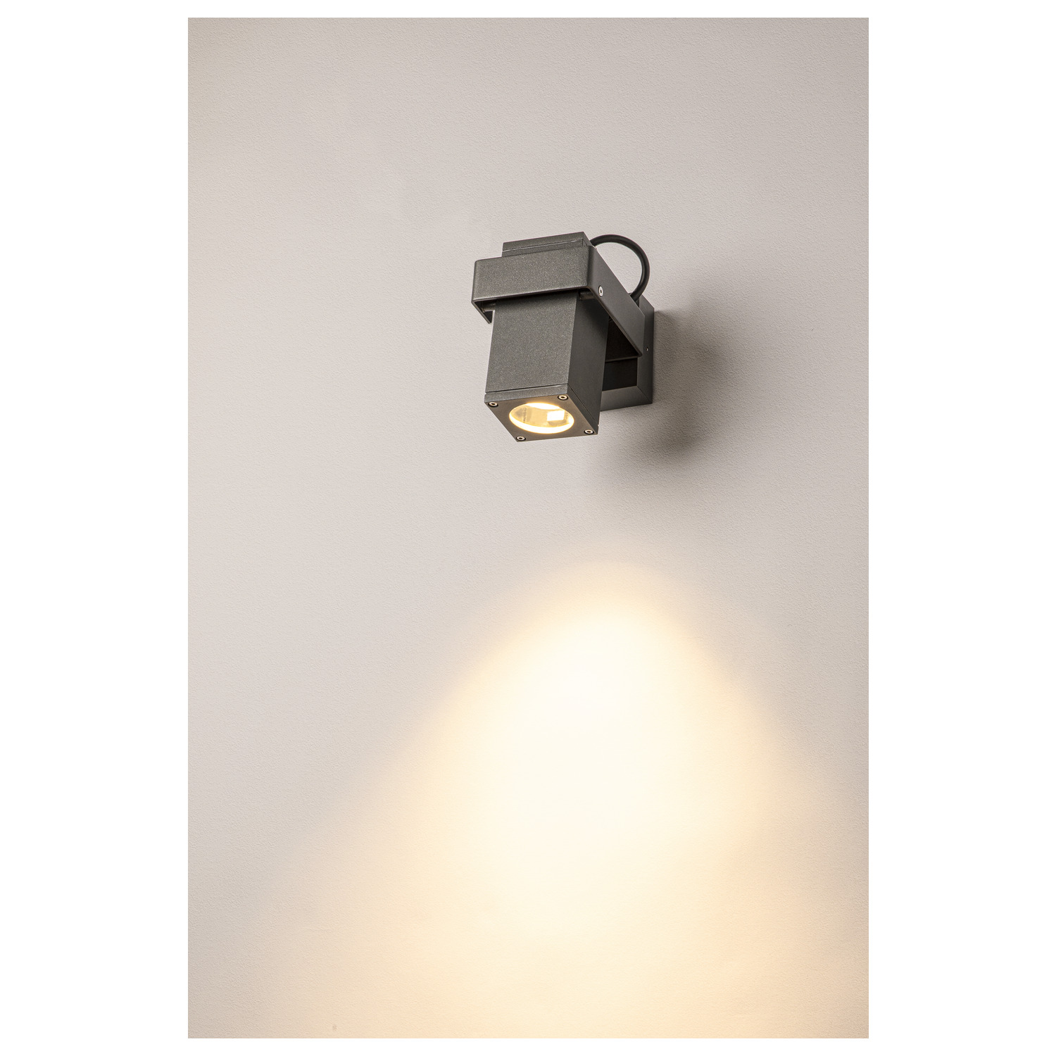 THEO BRACKET CW Outdoor Ytmonterad vägg- eller taklampa QPAR51 ant - SLV | Bellalite