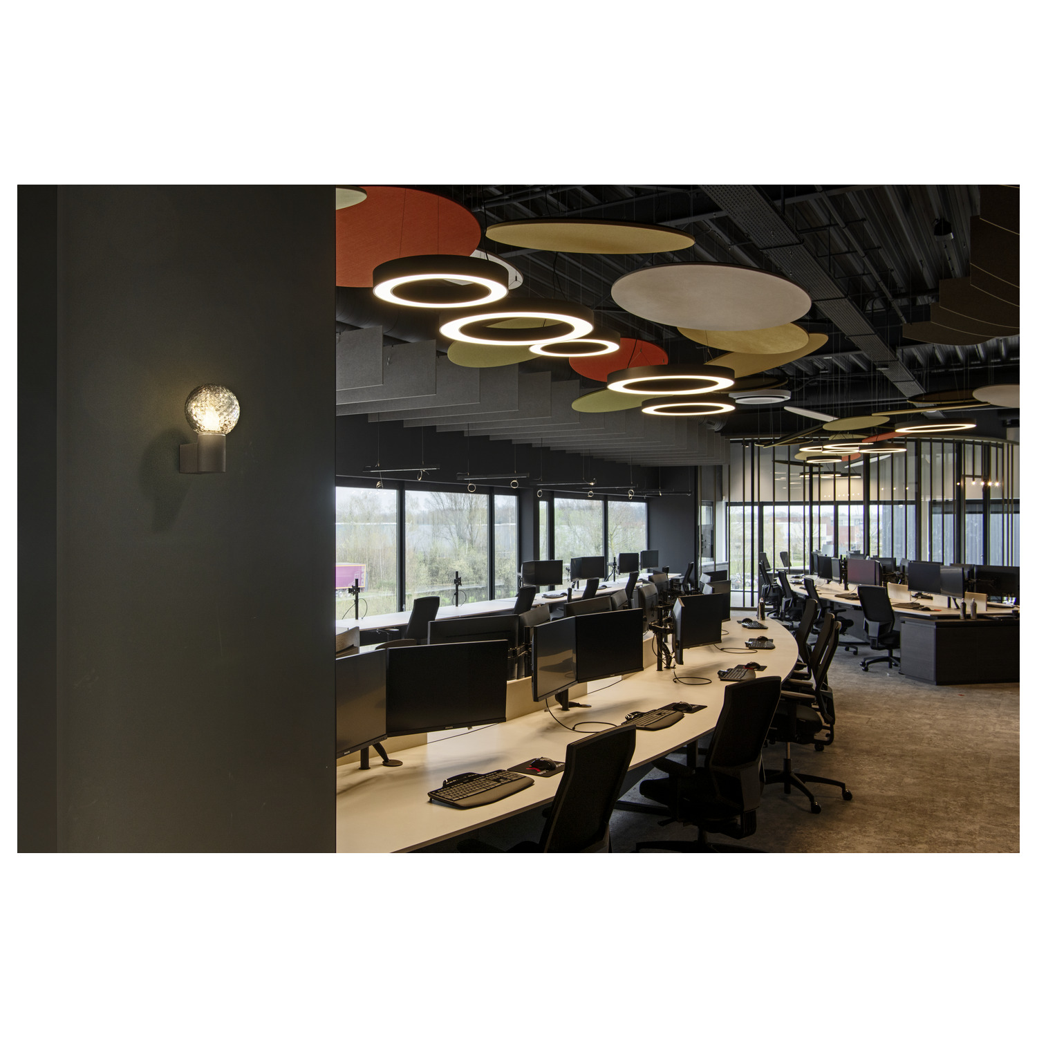 VARYT vägglampa, rund, 1x max. 6 W, E14, svart - SLV | Bellalite