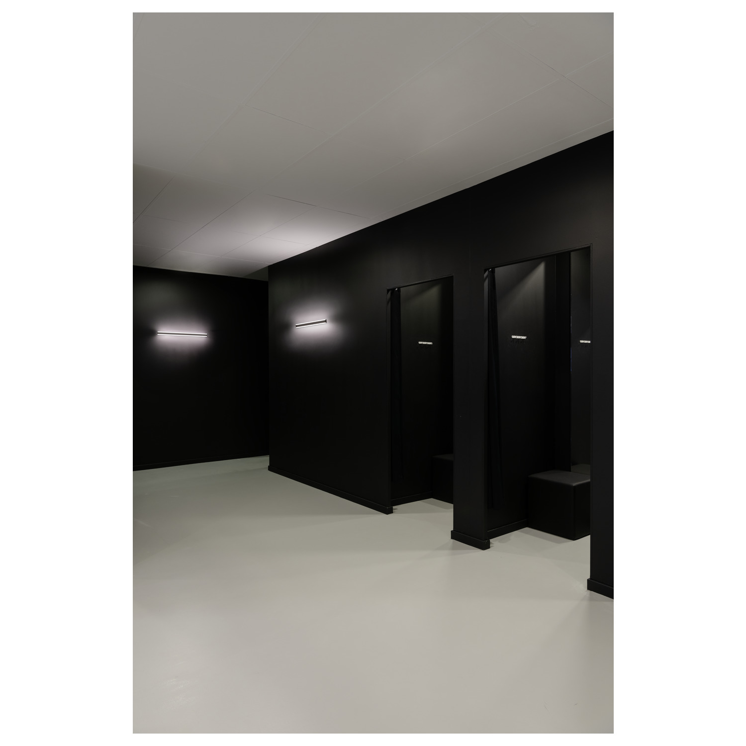 ONE LINEAR 70 Vägglampa, UPP/NED, 2700/3000 K, FAS, svart - SLV | Bellalite