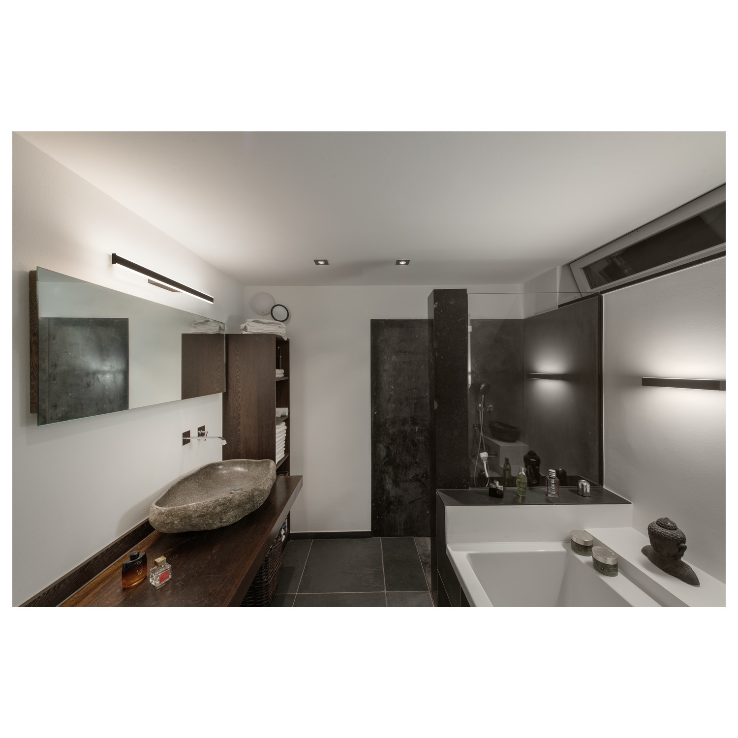 ONE LINEAR 70 Vägglampa, UPP/NED, 2700/3000 K, FAS, svart - SLV | Bellalite