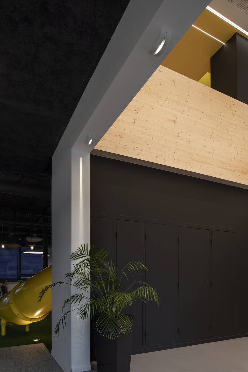 OUT-BEAM FRAME CW